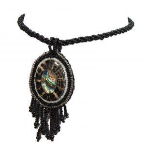 Collar en trenza con pendiente