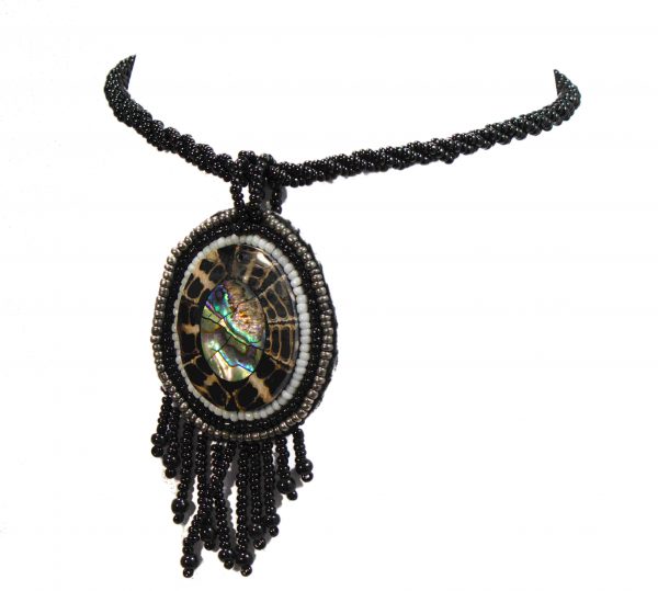 Collar en trenza con pendiente