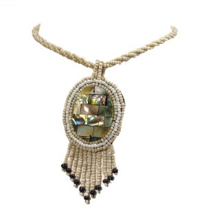 Collar de shakira en trenza con pendiente
