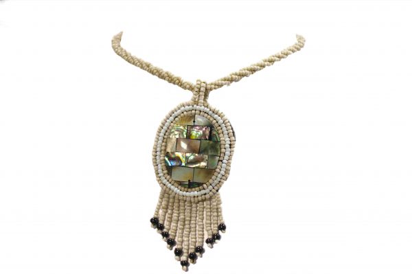 Collar de shakira en trenza con pendiente