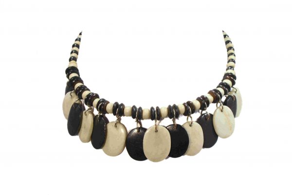 Collar blanco y negro