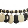 Collar blanco y negro