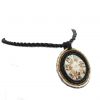 Collar negro de shakira con pendiente