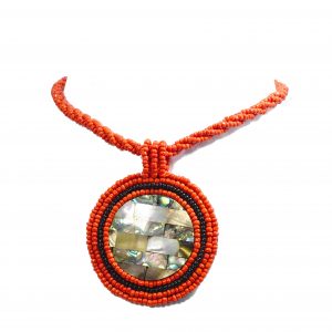 collar de shakira con pendiente